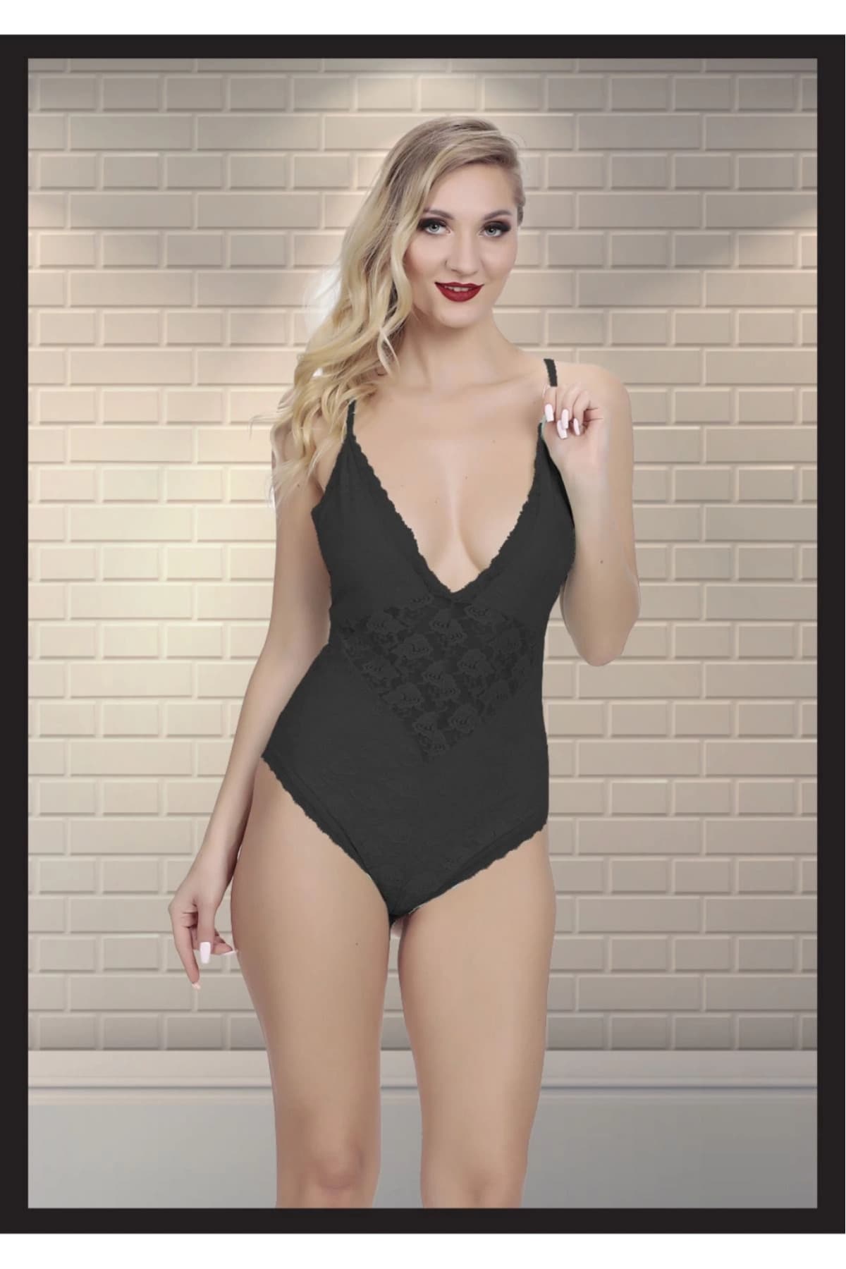Siyah nakışlı dantelli bodysuit