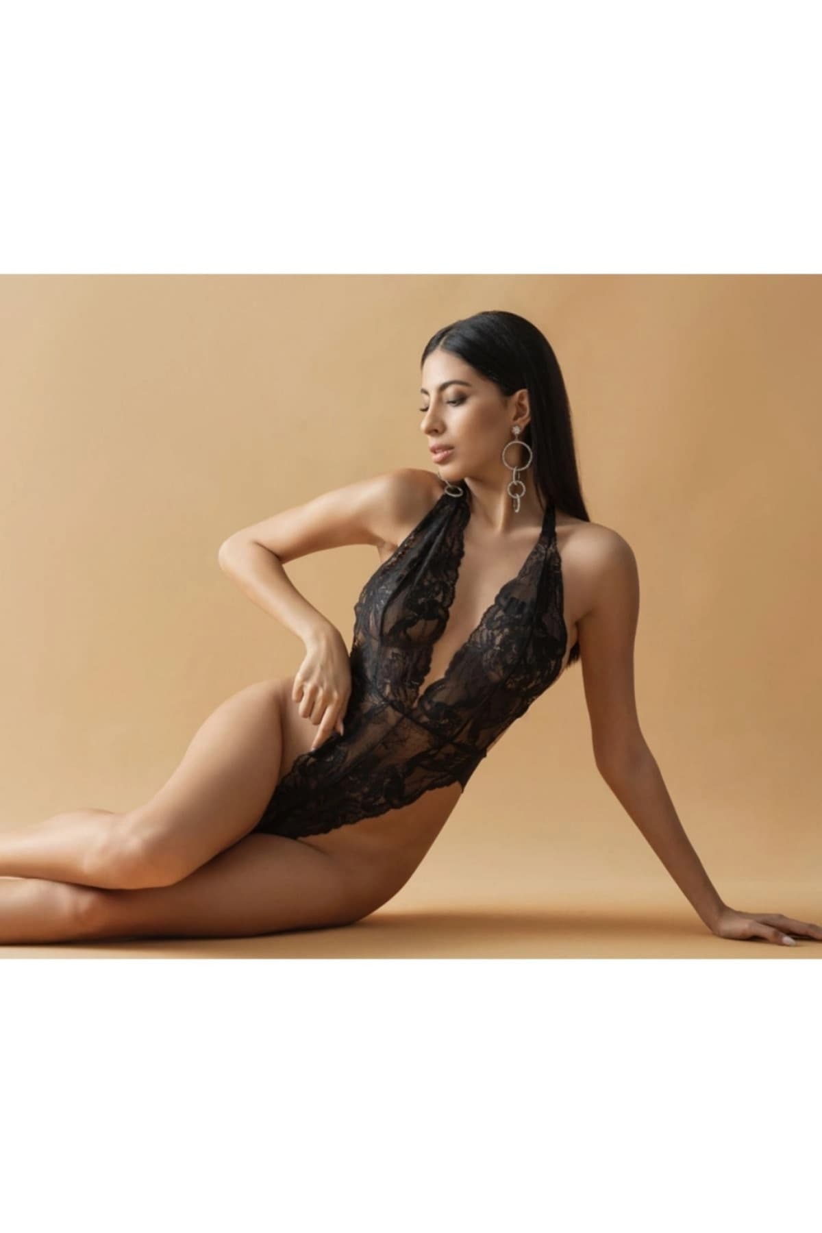 Siyah boyundan bağlamalı dantelli bodysuit, 2. görsel